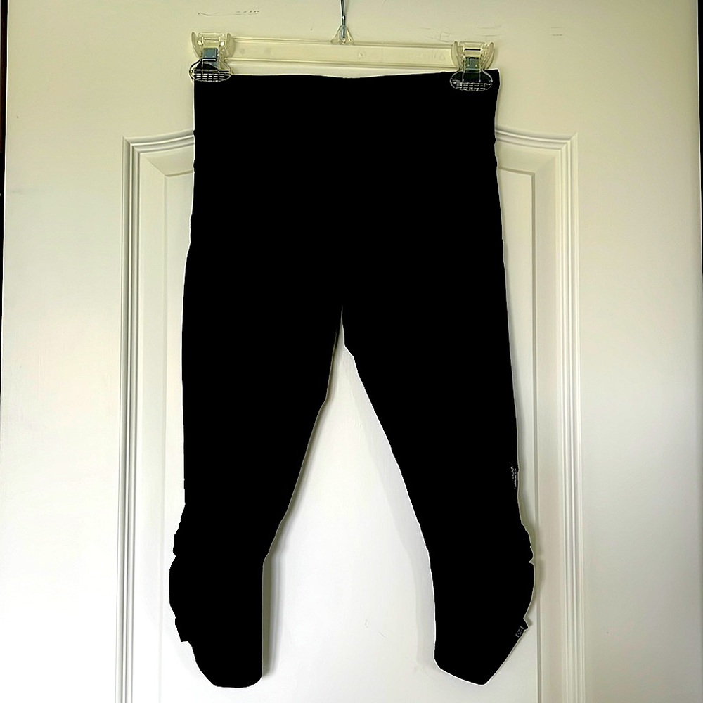 LuluLemon knee length leggings